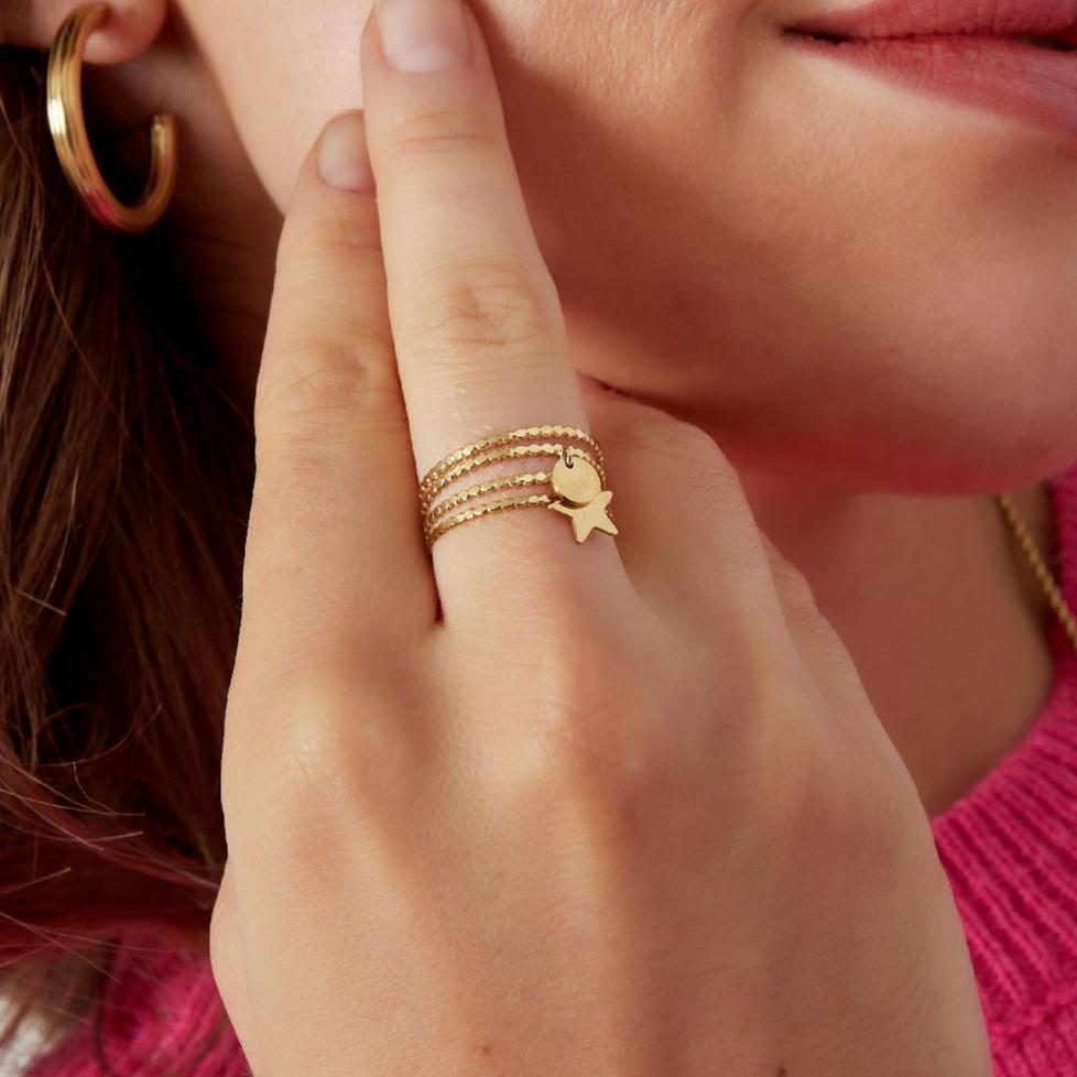 Ring met bedeltjes rondje/ster