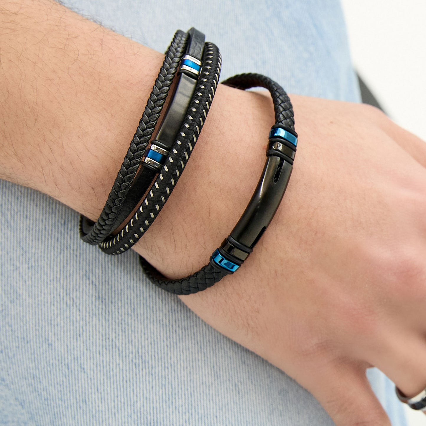CreEZions herenarmband met zwart leer en blauwe accenten