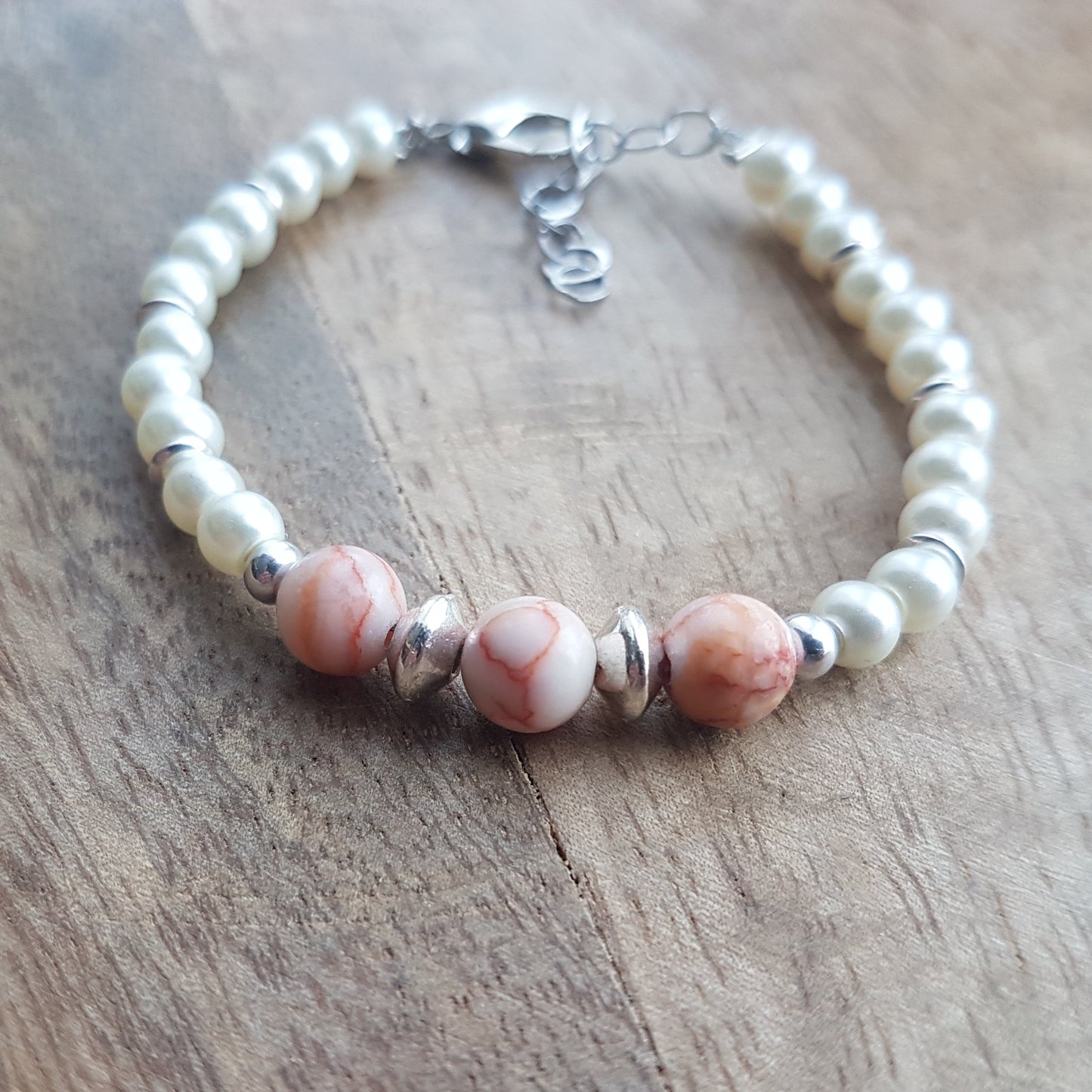 CreEZions kinderarmbandje met Calciet en pareltjes