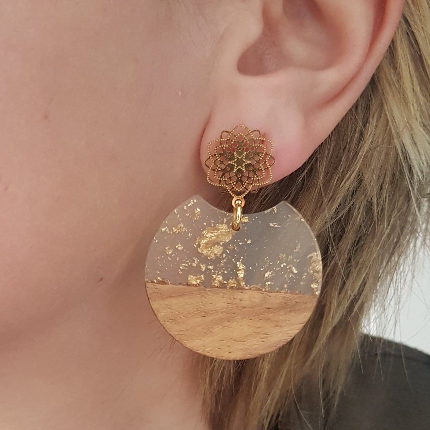 CreEZions oorbellen met bladgoud resin bedels