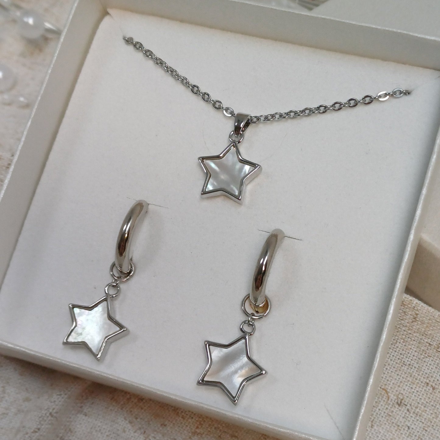 Giftset oorbellen en ketting met sterretje