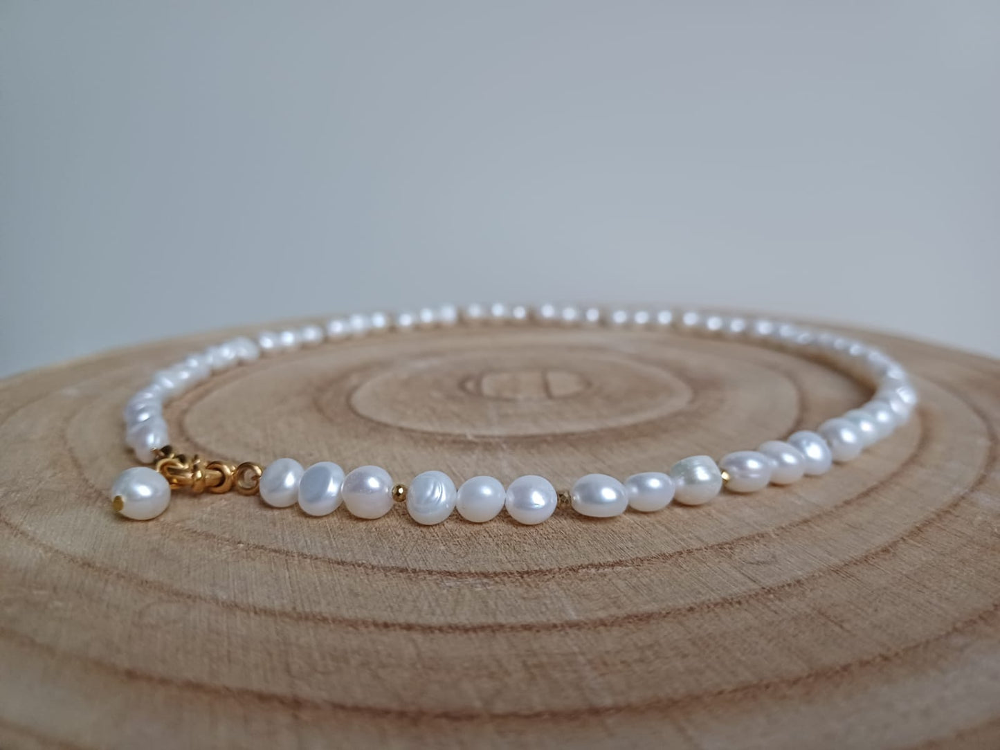 Ketting met zoetwaterparels en boeislot