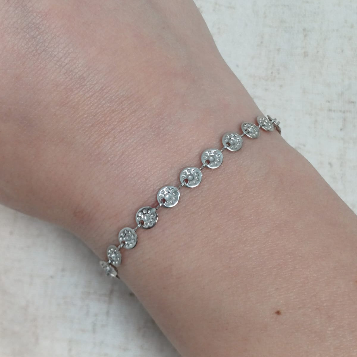 CreEZions RVS armbandje met bloemen motief