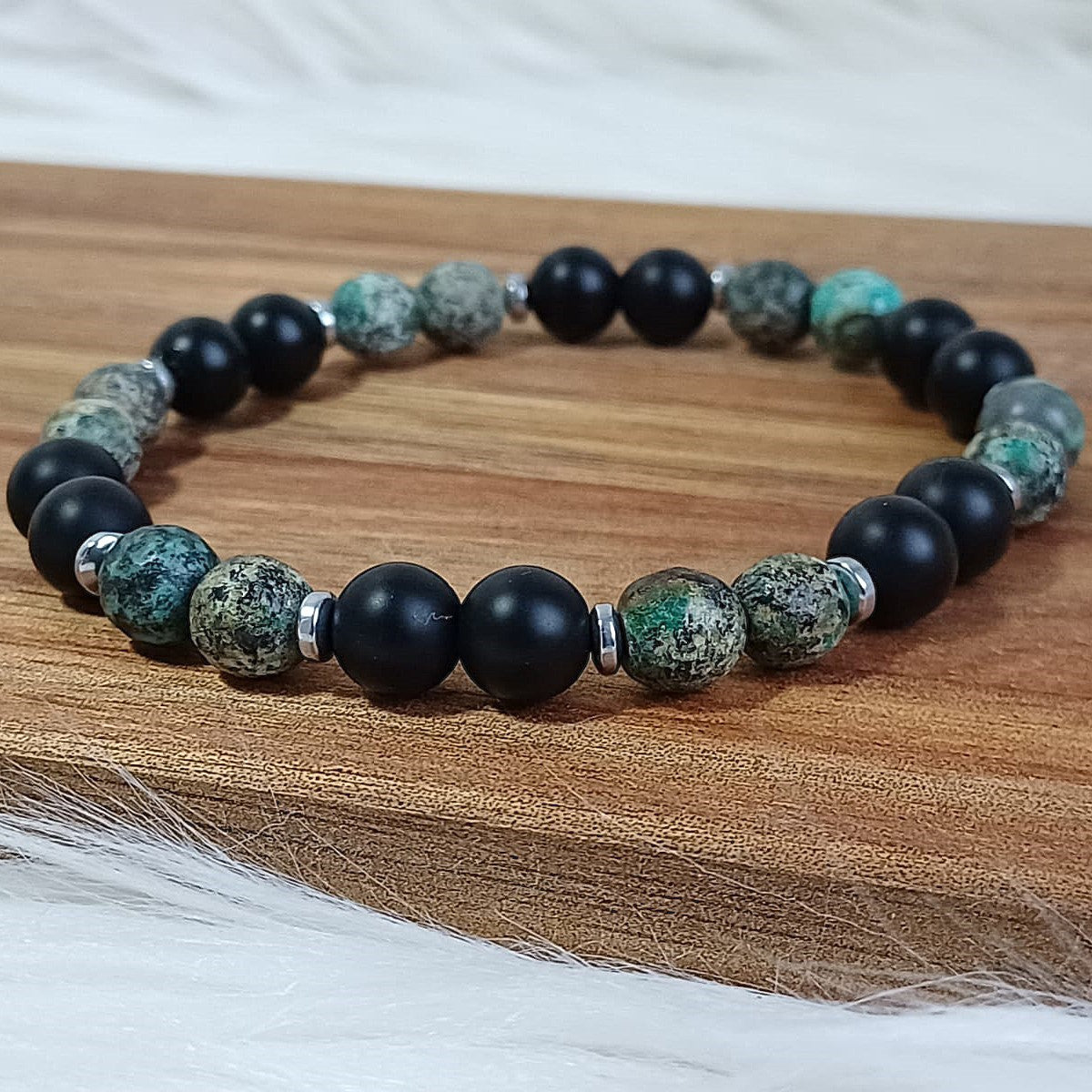 CreEZions herenarmband met groene en zwarte natuursteen kralen
