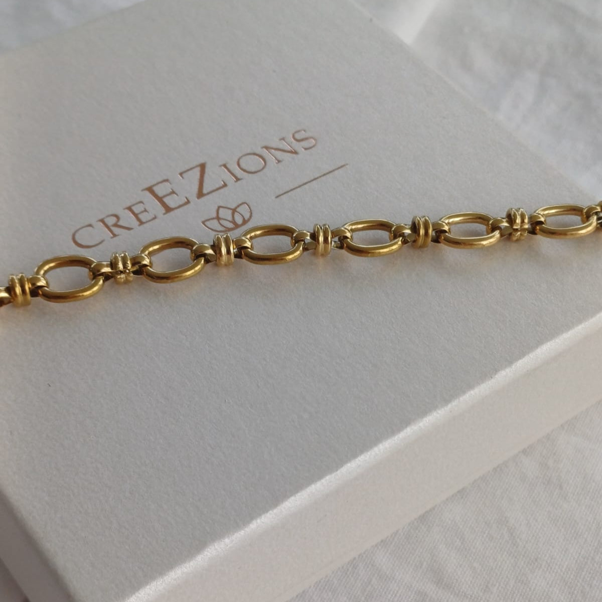 CreEZions RVS armbandje met grove geschakelde schakels