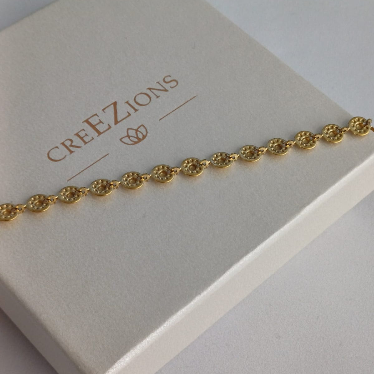 CreEZions RVS armbandje met bloemen motief
