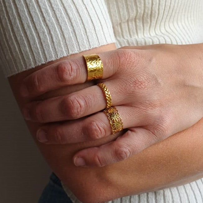 RVS grove ring met structuur