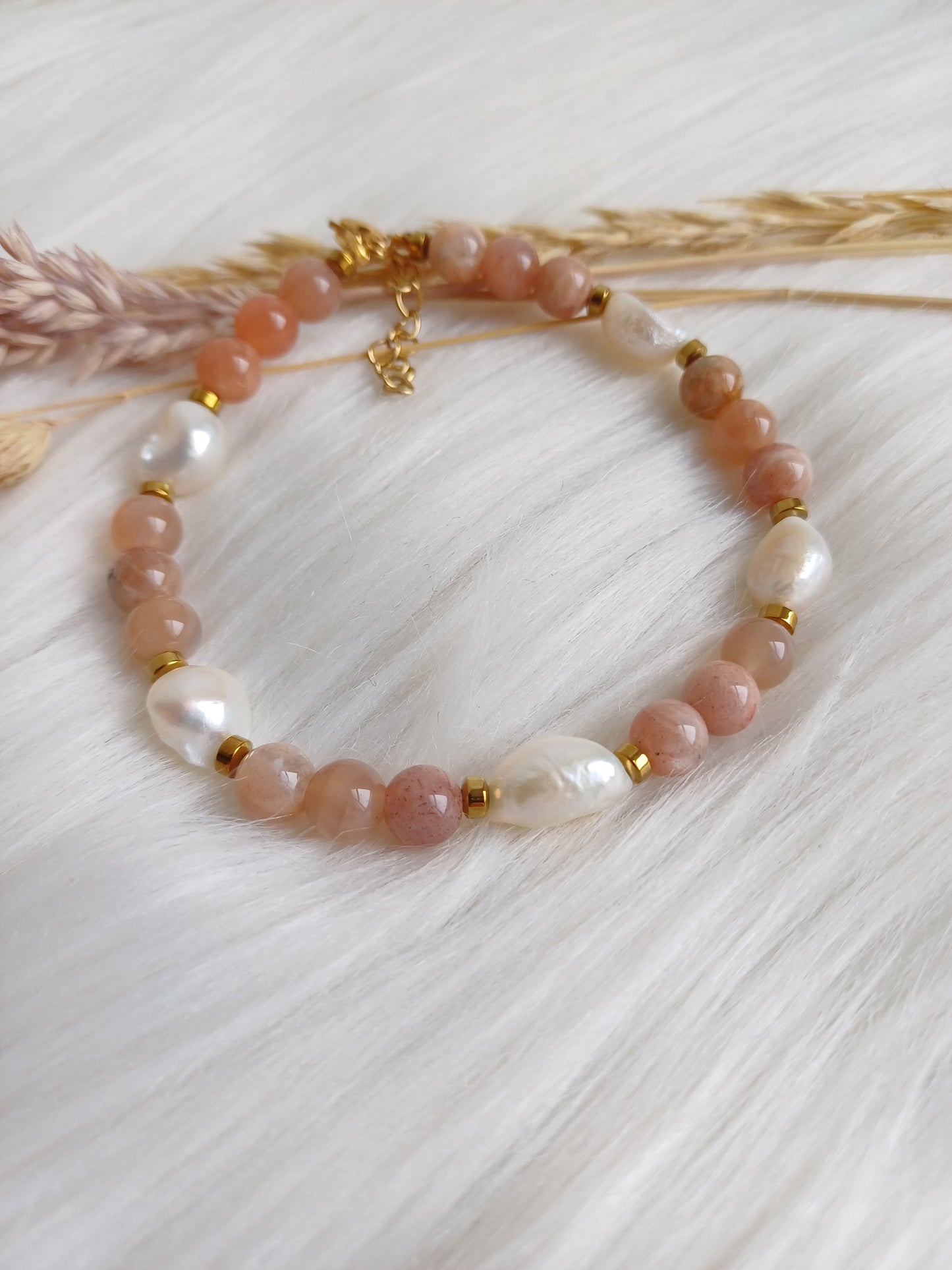 Beaded bracelet with Sunstone and Freshwater pearls