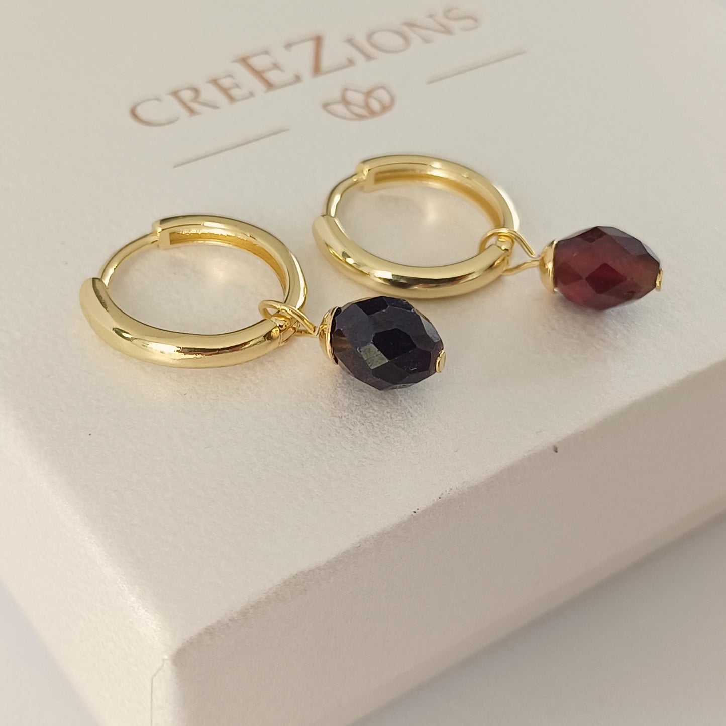 Oorbellen met granaat 14k gold filled of 925 zilver