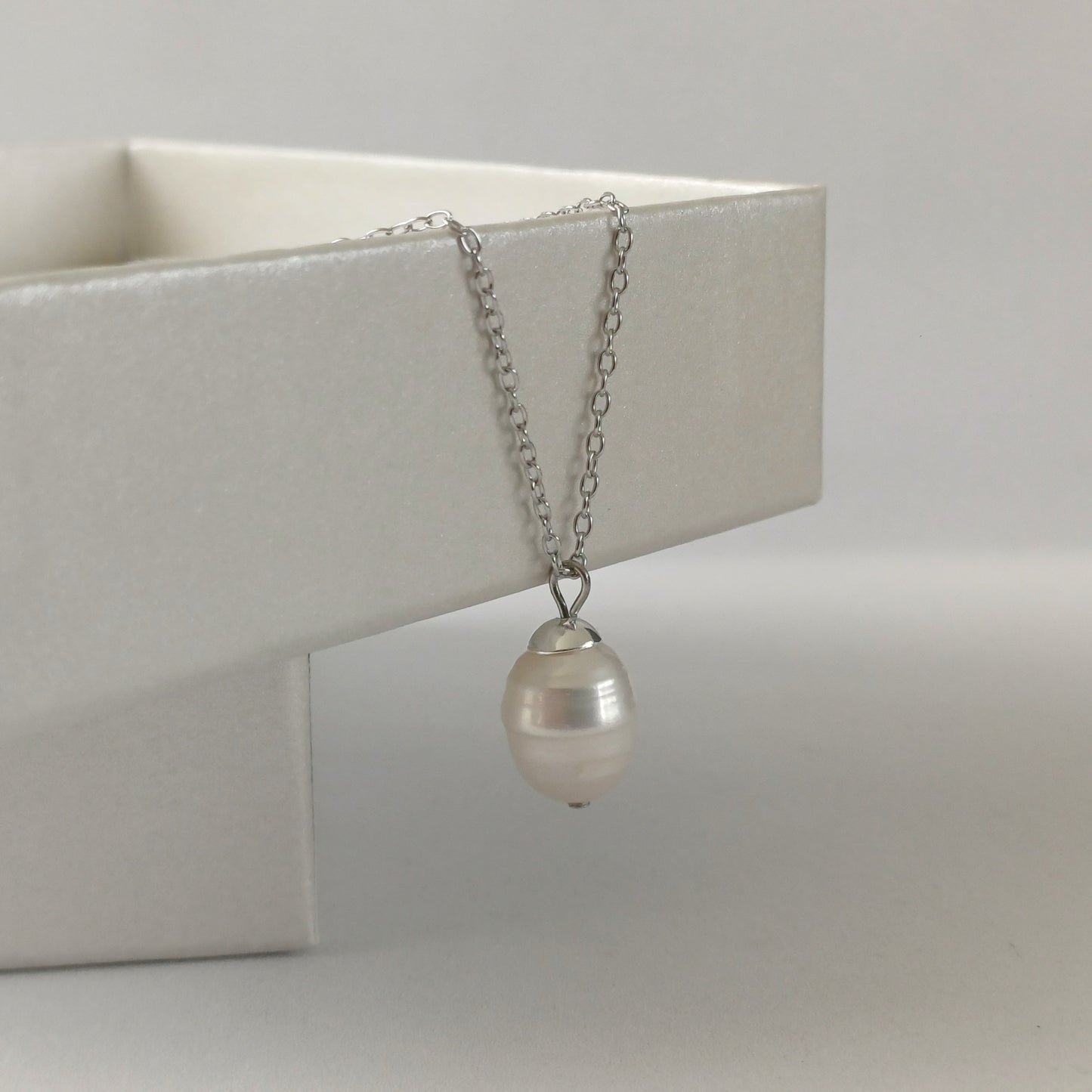 Ketting met bedel van zoetwaterparel