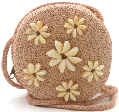 Rond kindertasje met schelpenbloemen