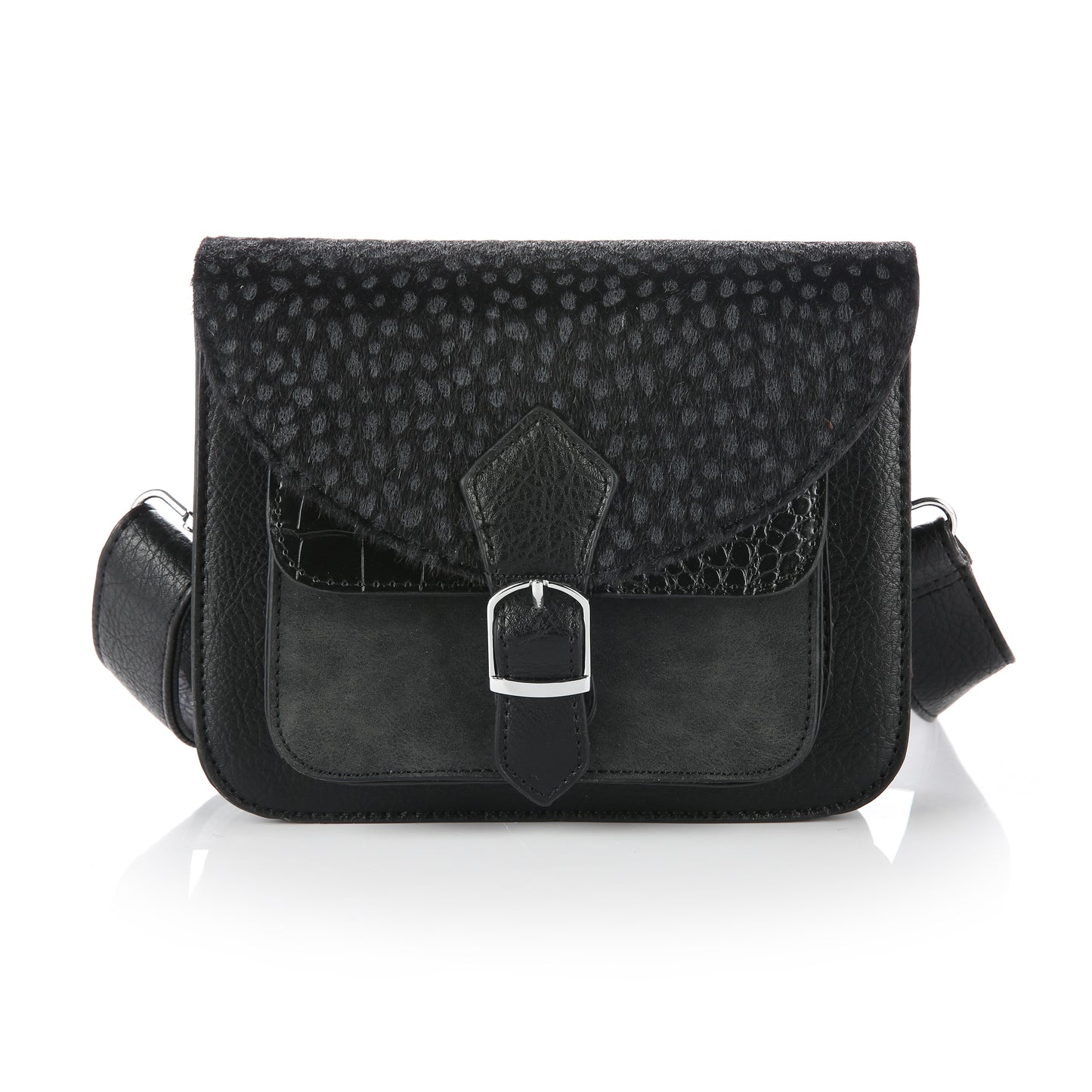 Shoulder bag with luxurious black buckle