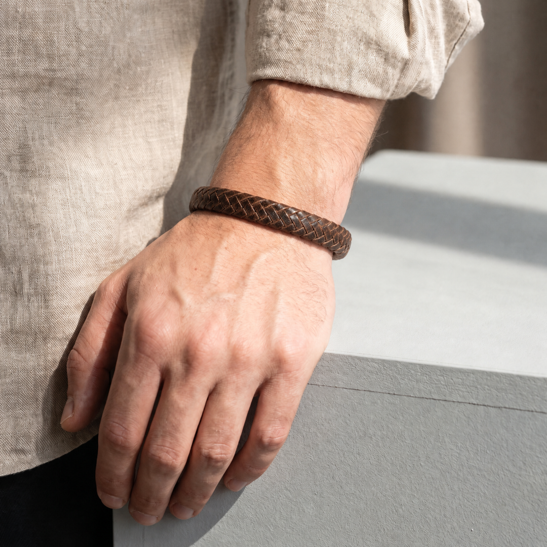 Bruine gevlochten leren heren armband
