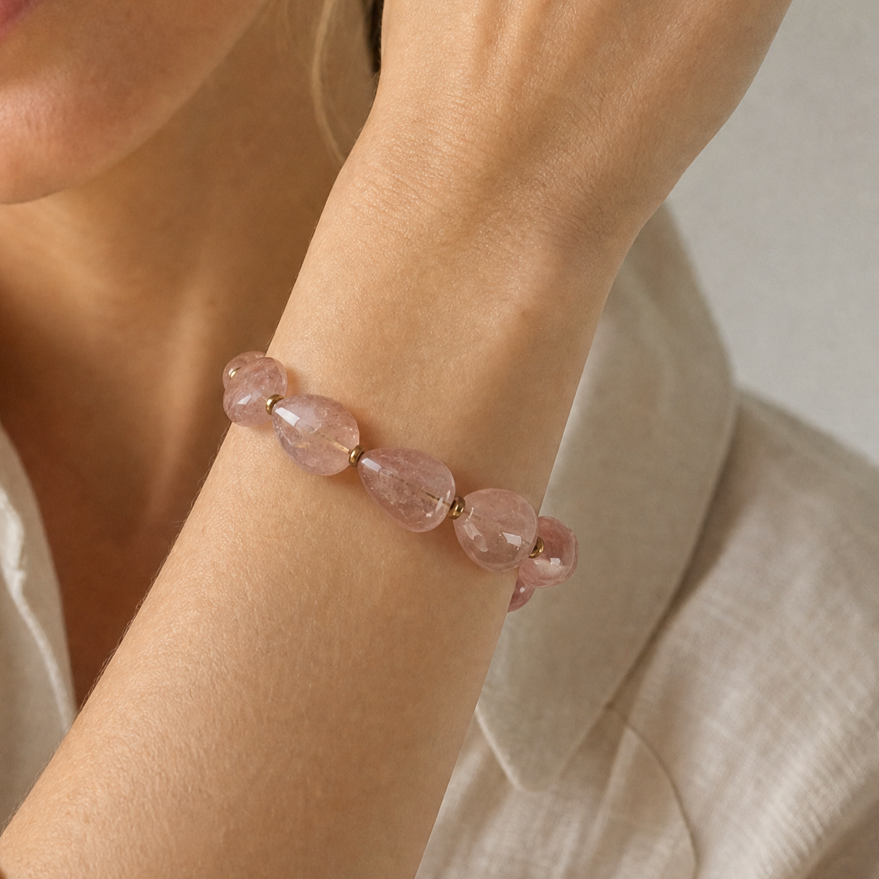 Elegante armband van aardbeienkwarts