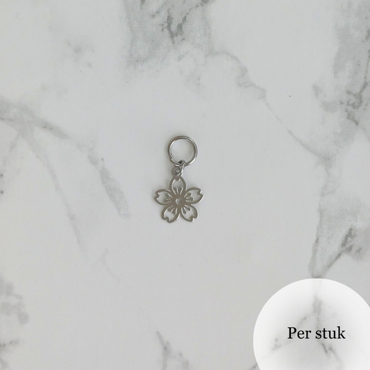 Mix & match bedel met verfijnd bloemetje zilverkleur