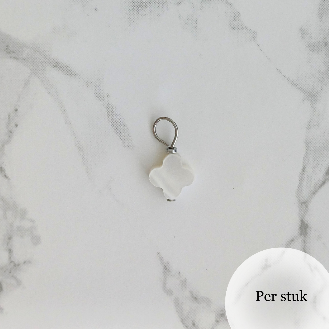 Mix & match bedel met schelp klavertje zilverkleur