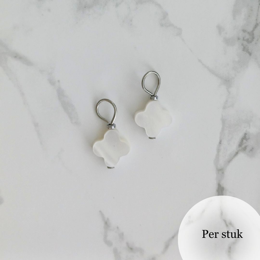 Mix & match bedel met schelp klavertje zilverkleur