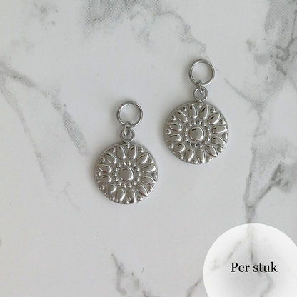 Mix & match oorbel bedel met bloempatroon zilverkleur