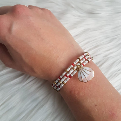 Memory wire bracelet with red shell