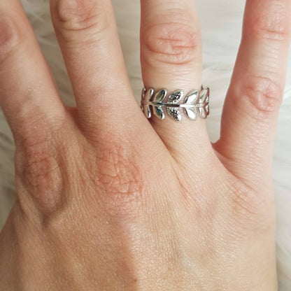 Ring met bladvorm (zilver)
