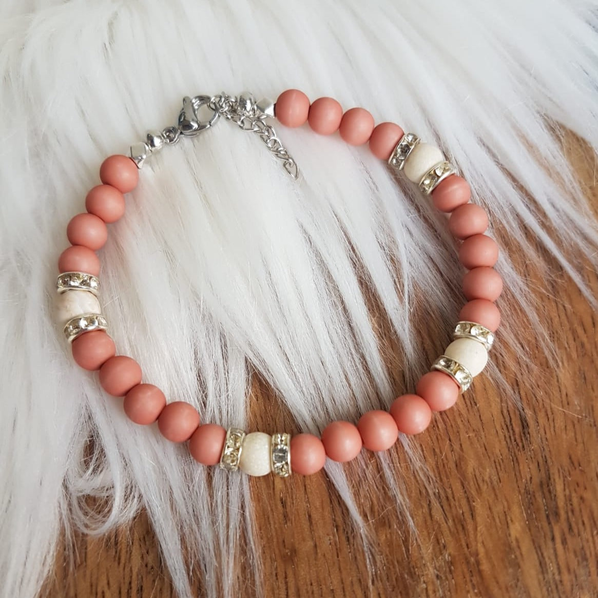 Bead bracelet with pink Jade