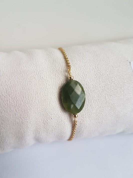 Stainless steel bracelet with Olivine (dark green)