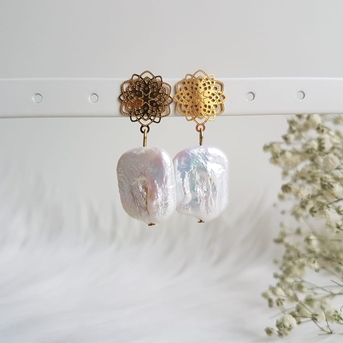 Stud earrings with square freshwater pearls