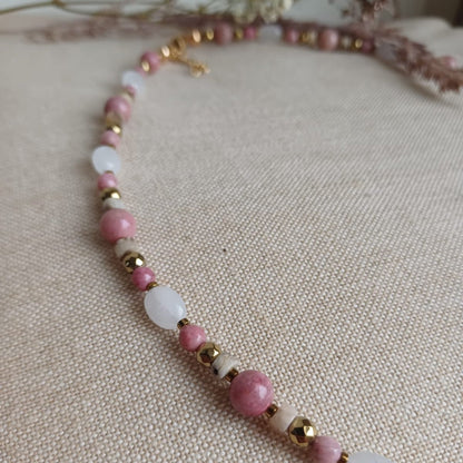 Necklace with fine freshwater pearls