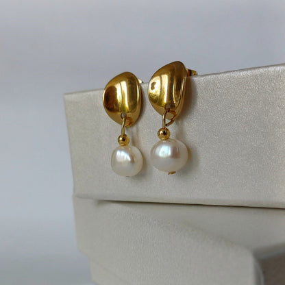 CreEZions elegante oorstekers met zoetwaterparels