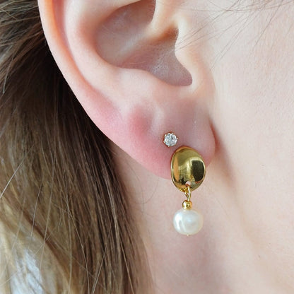 CreEZions elegante oorstekers met zoetwaterparels