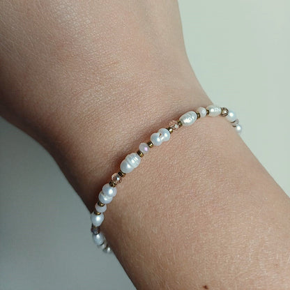CreEZions fijne armband met zoetwaterparels en facetkraaltjes