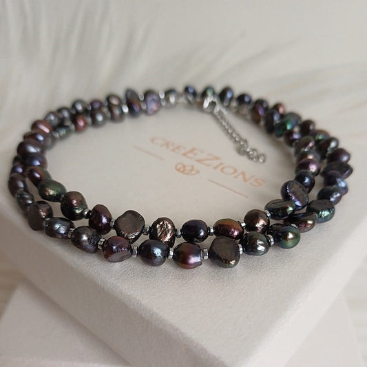 Elegante kralenketting met donkere zoetwaterparels