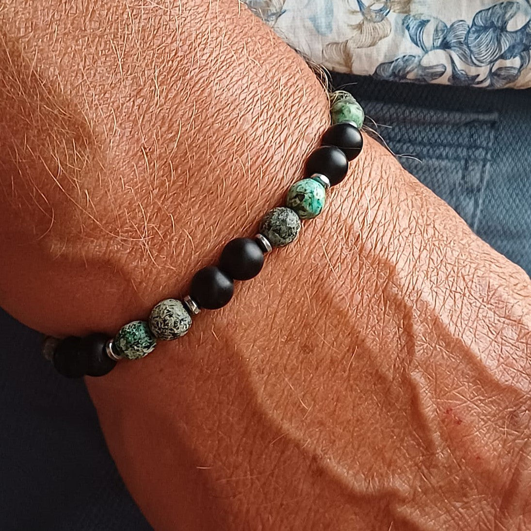 CreEZions herenarmband met groene en zwarte natuursteen kralen
