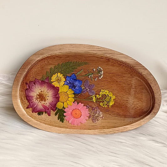 Ovaal houten sieradenschaaltje met bloemen