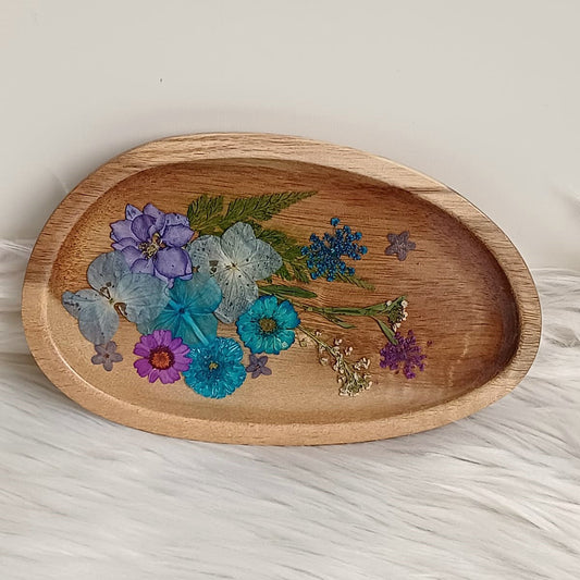 Ovaal houten sieradenschaaltje met blauwe bloemen
