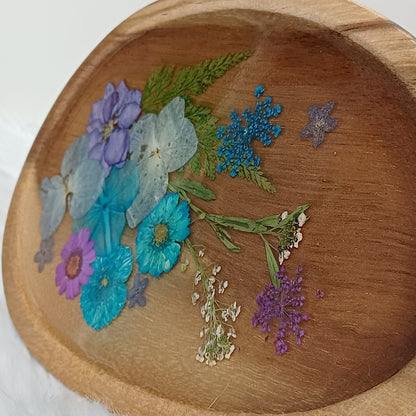 Ovaal houten sieradenschaaltje met blauwe bloemen