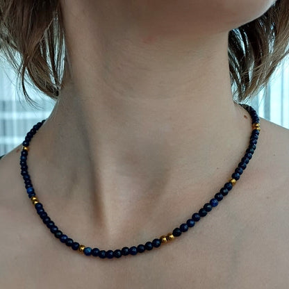 Ketting met lapis lazuli – stijlvolle dames ketting met donkerblauwe kralen