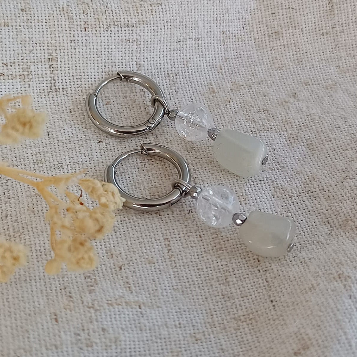 Light of the World - Oorbellen met Maansteen & Bergkristal