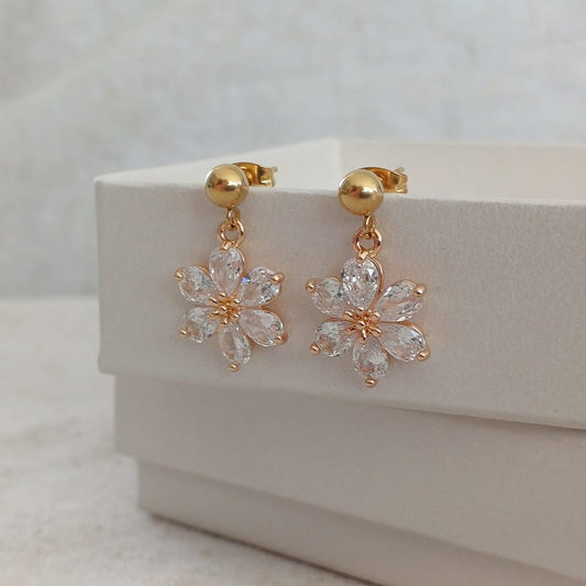 CreEZions elegante oorstekers met zirkonia bloem