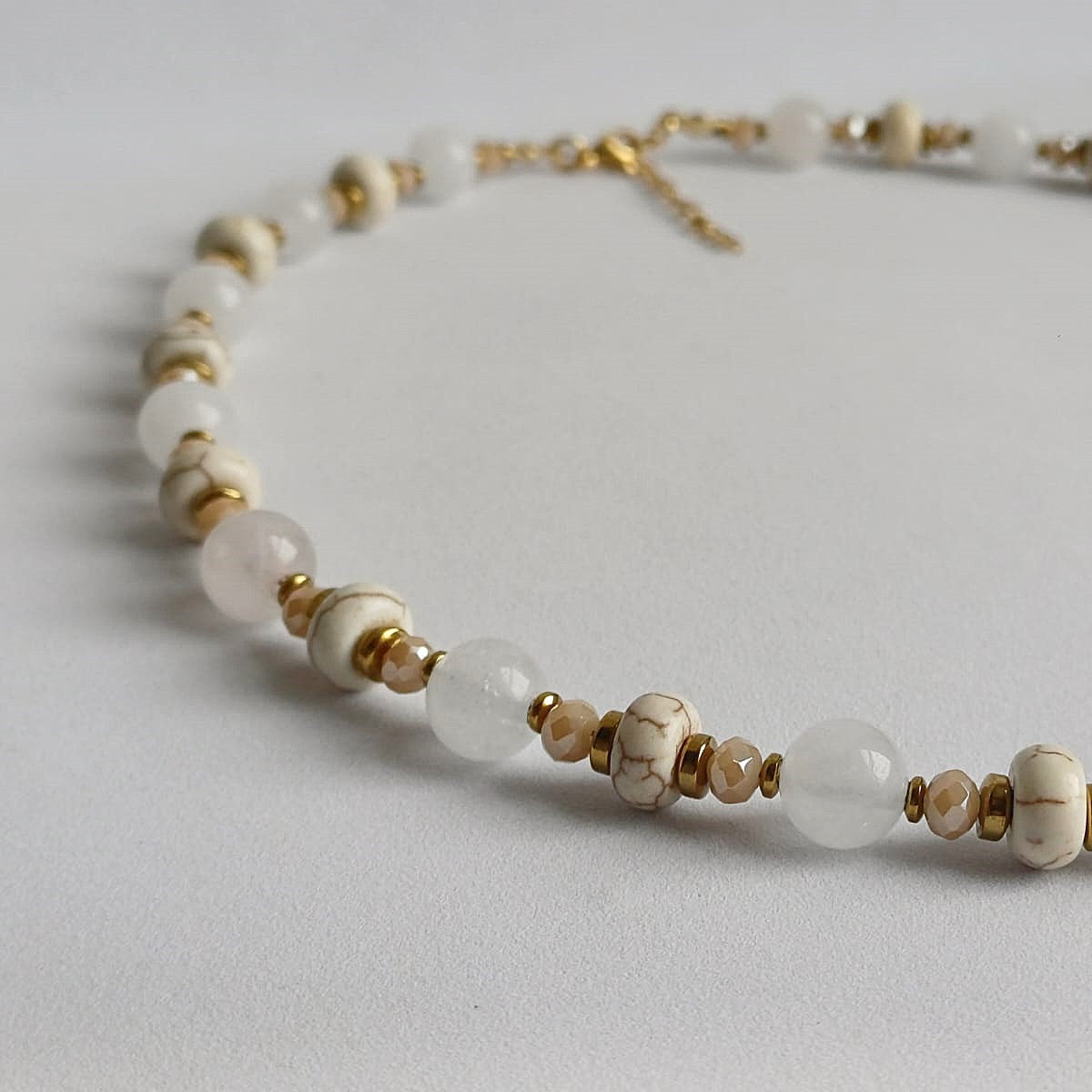 Elegante ketting met turquoise, lotus jaspis & zoetwaterparels – limited edition