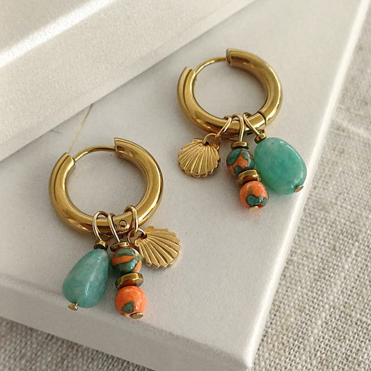 Oorbellen met amazoniet, turquoise en schelpbedels