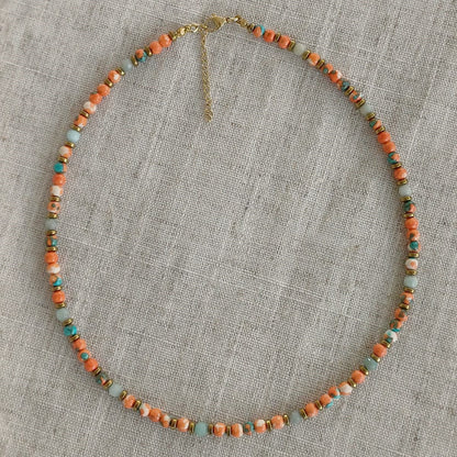 Kralenketting met blauwe chalcedoon en oranje-blauwe turquoise