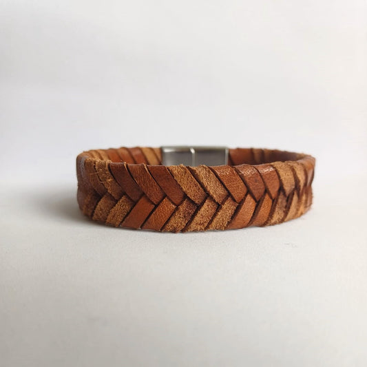 Heren armband van soepel gevlochten echt leer cognac