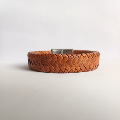 Leren heren armband cognac met stijlvol gevlochten design
