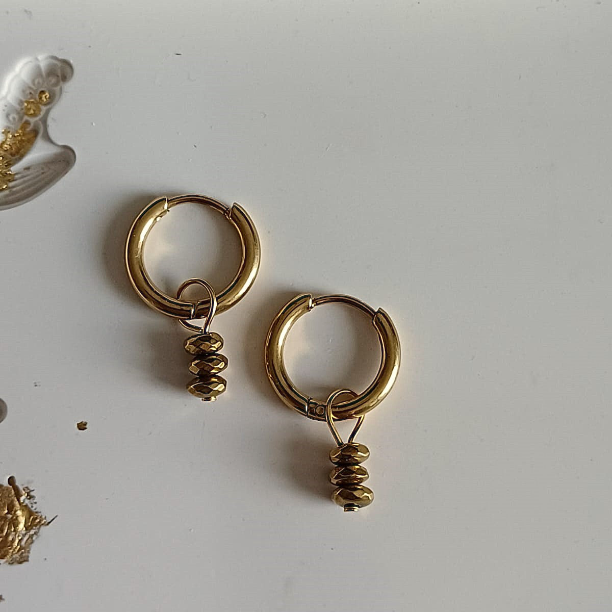Mix & match bedel met bewerkte hematiet kraaltjes