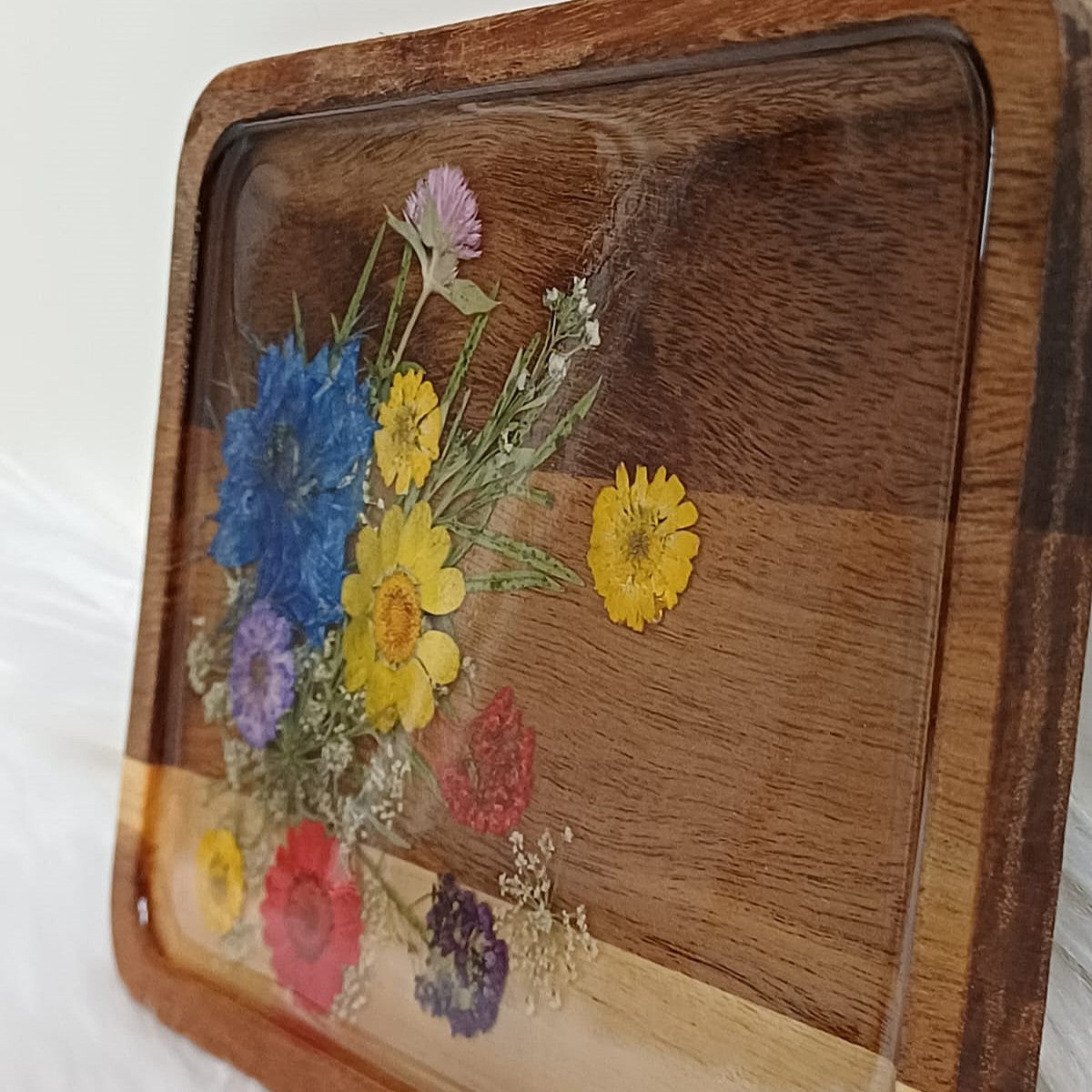 Rechthoekig schaaltje met bloemen