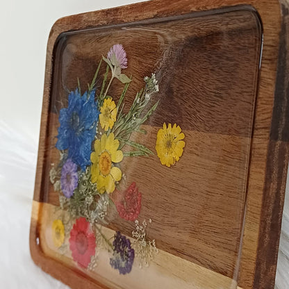 Rechthoekig schaaltje met bloemen