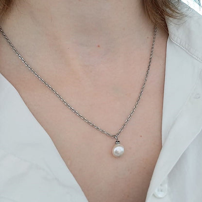 Parel in Gods Hand - Ketting met Zoetwaterparel & Hematiet