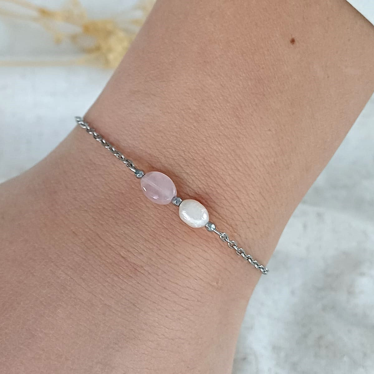Jij bent geliefd - Armband met Rozenkwarts & Zoetwaterparel