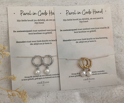 Parel in Gods Hand - Oorbellen met Zoetwaterparel & Hematiet